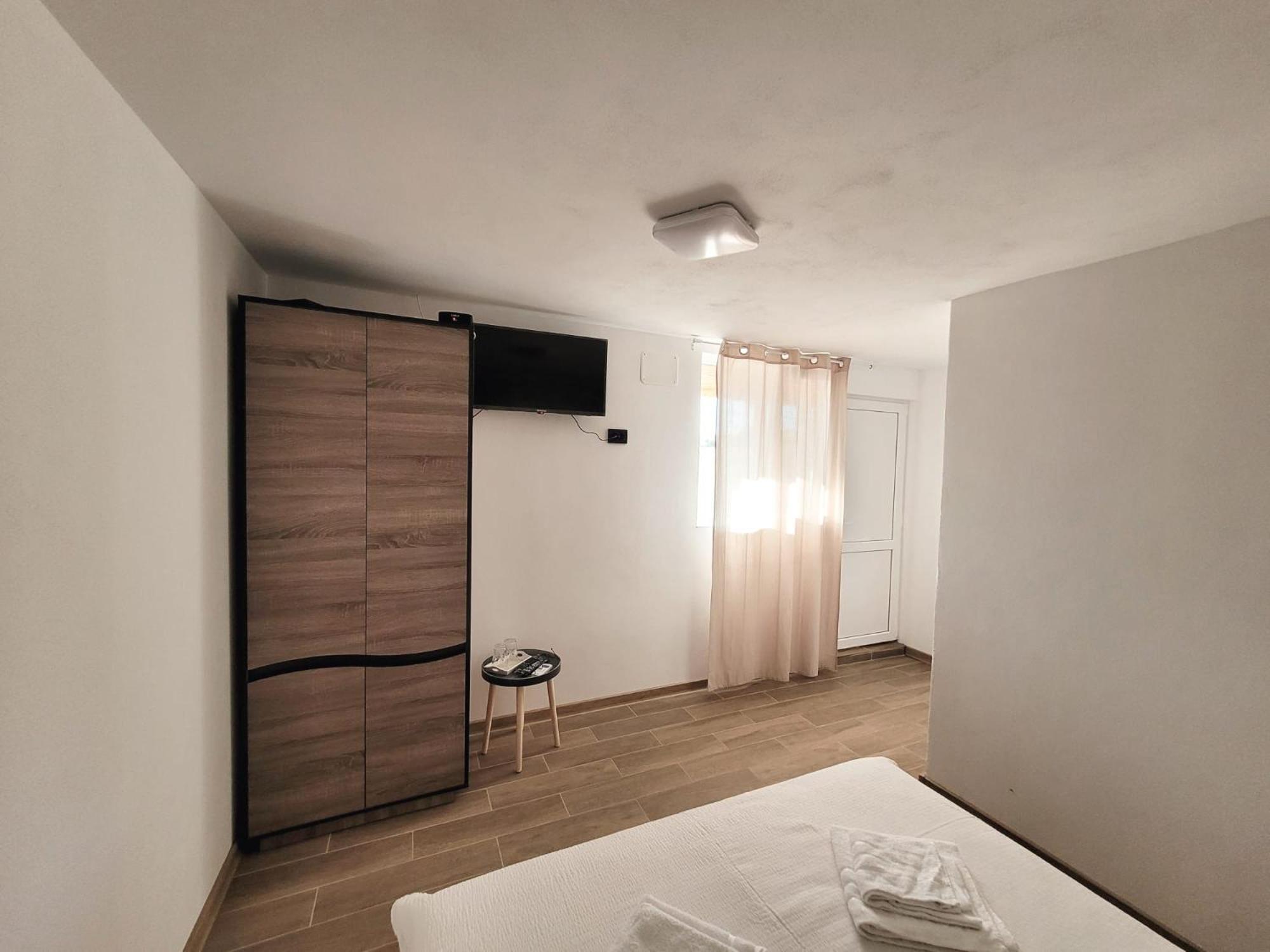 Cabana Varad Coronini Moldova Veche Exterior foto